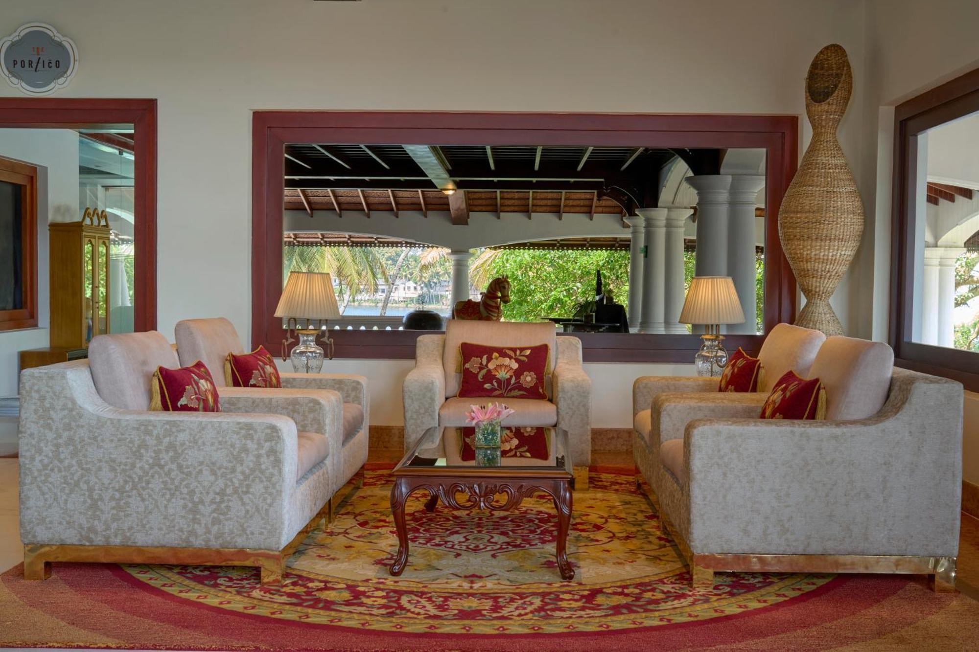 The Leela Ashtamudi, A Raviz Hotel Kollam Kültér fotó The lobby of the hotel