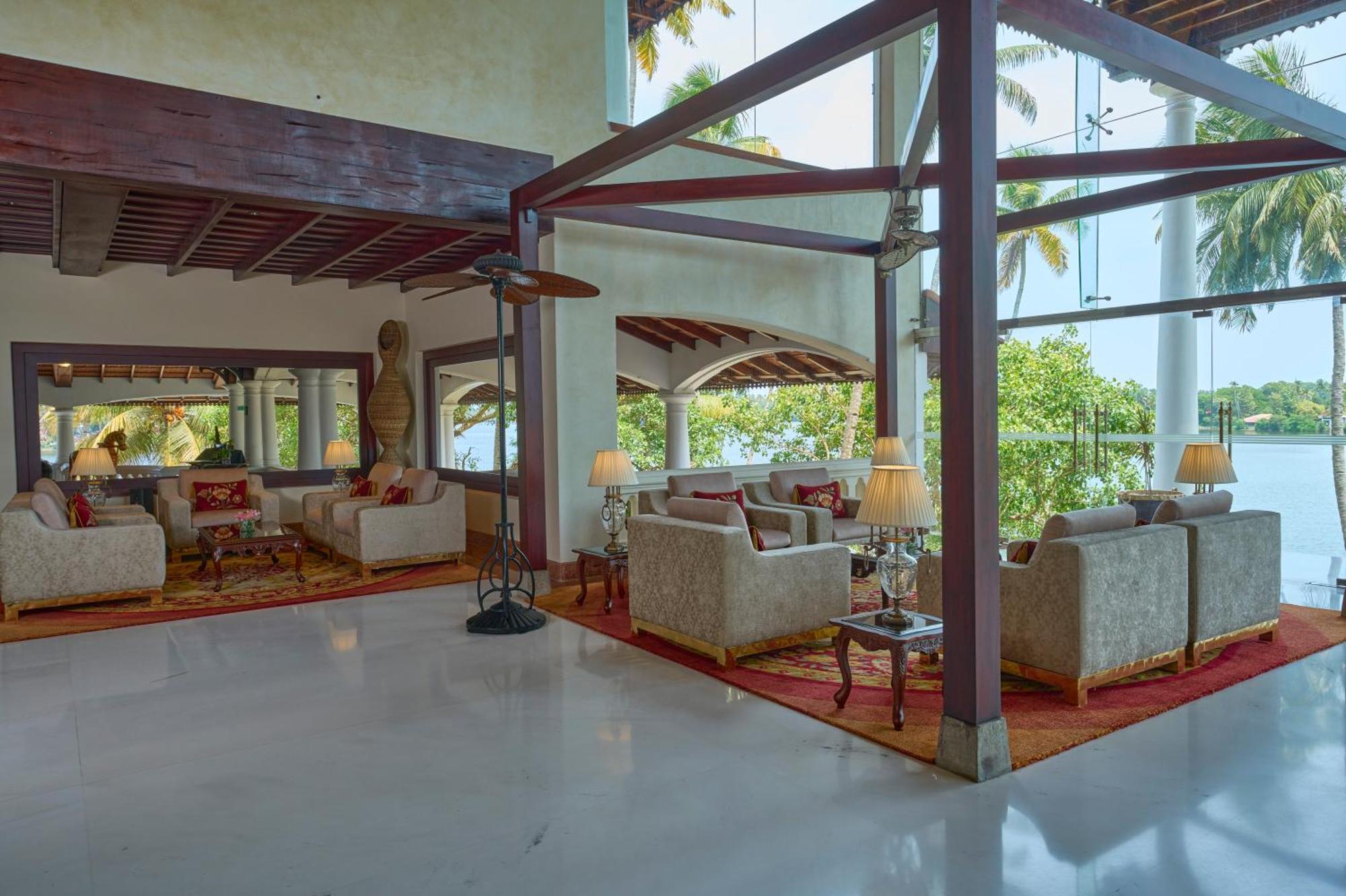 The Leela Ashtamudi, A Raviz Hotel Kollam Kültér fotó Lobby