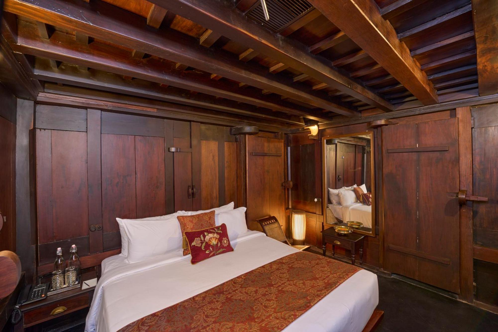 The Leela Ashtamudi, A Raviz Hotel Kollam Kültér fotó A bedroom at the hotel