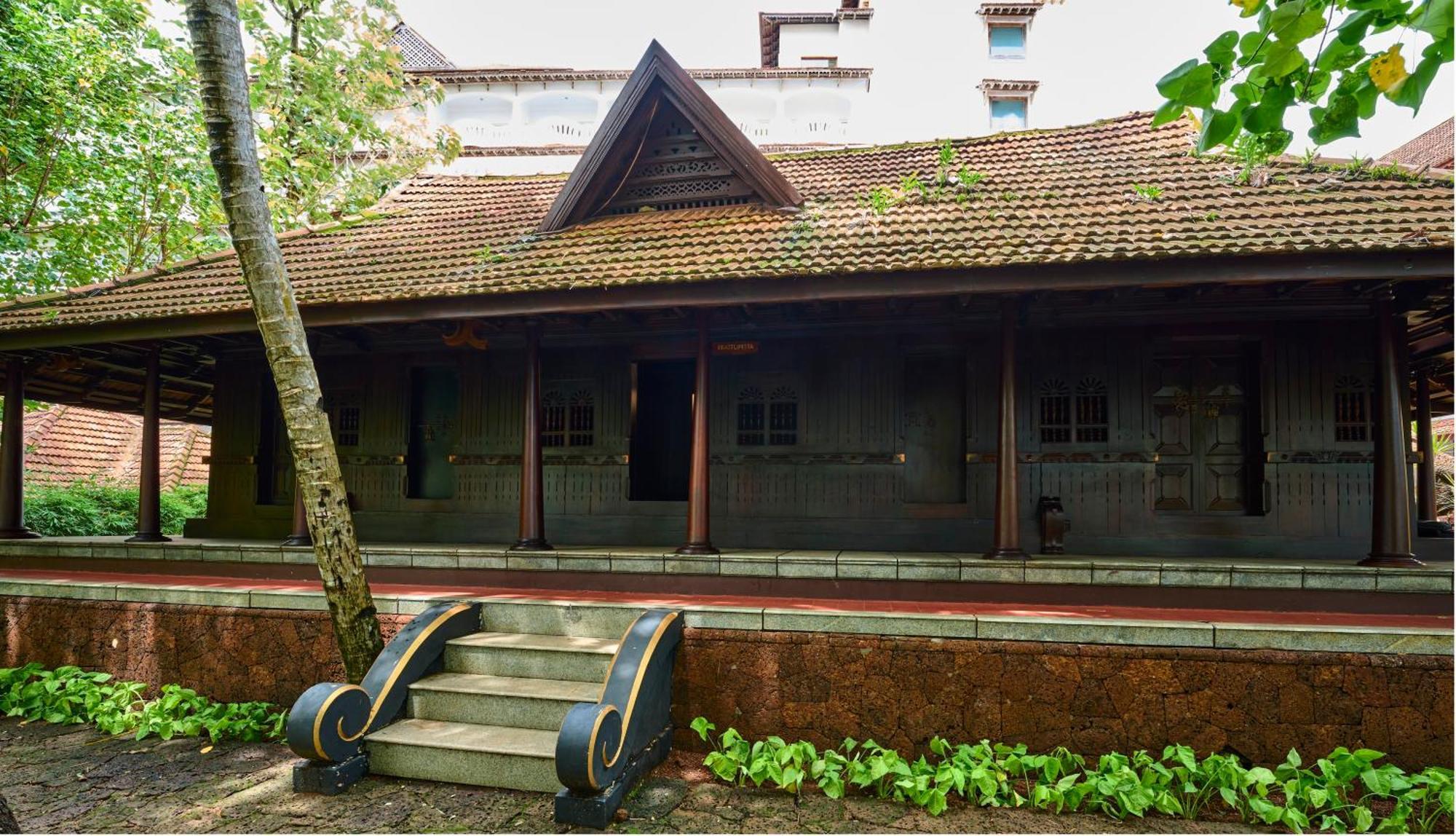 The Leela Ashtamudi, A Raviz Hotel Kollam Kültér fotó The house of Sri Narad Muni
