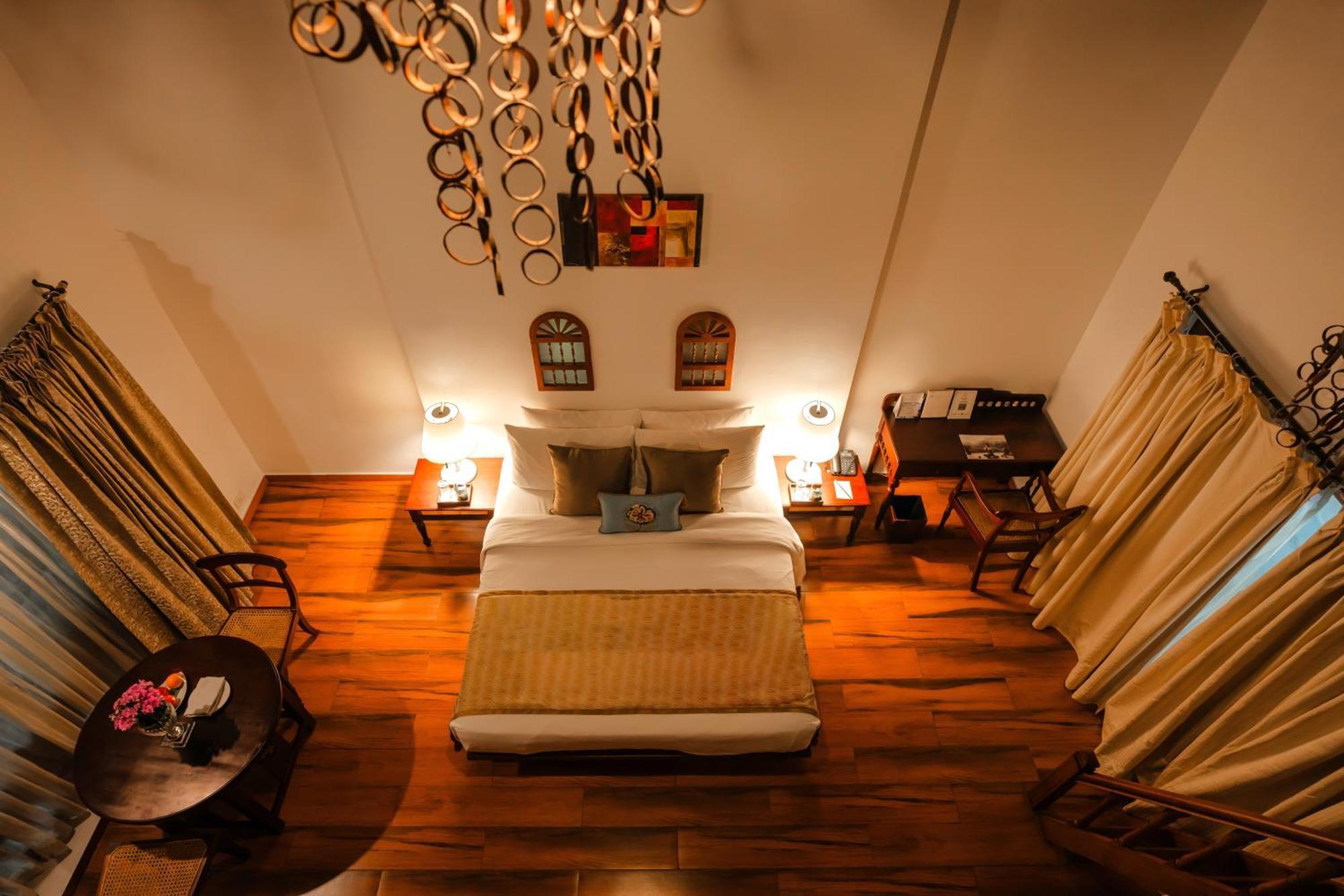 The Leela Ashtamudi, A Raviz Hotel Kollam Kültér fotó A bedroom at the hotel