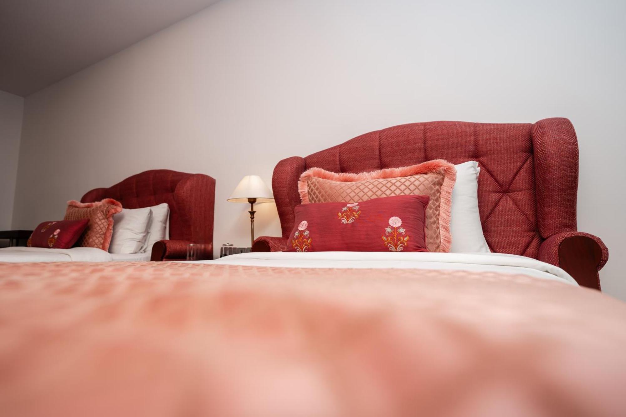 The Leela Ashtamudi, A Raviz Hotel Kollam Kültér fotó A bed