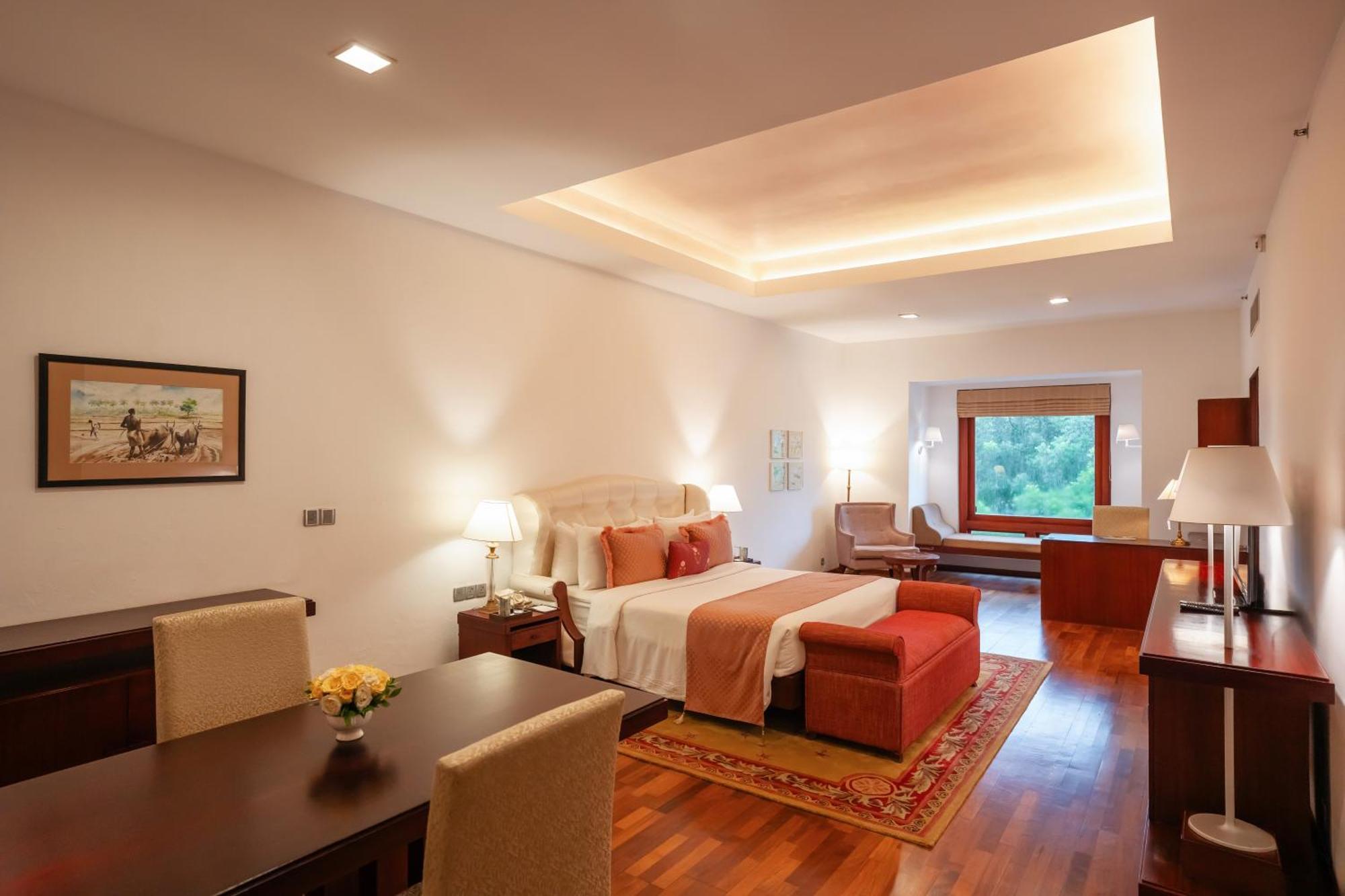 The Leela Ashtamudi, A Raviz Hotel Kollam Kültér fotó A suite at the Taj Bengal