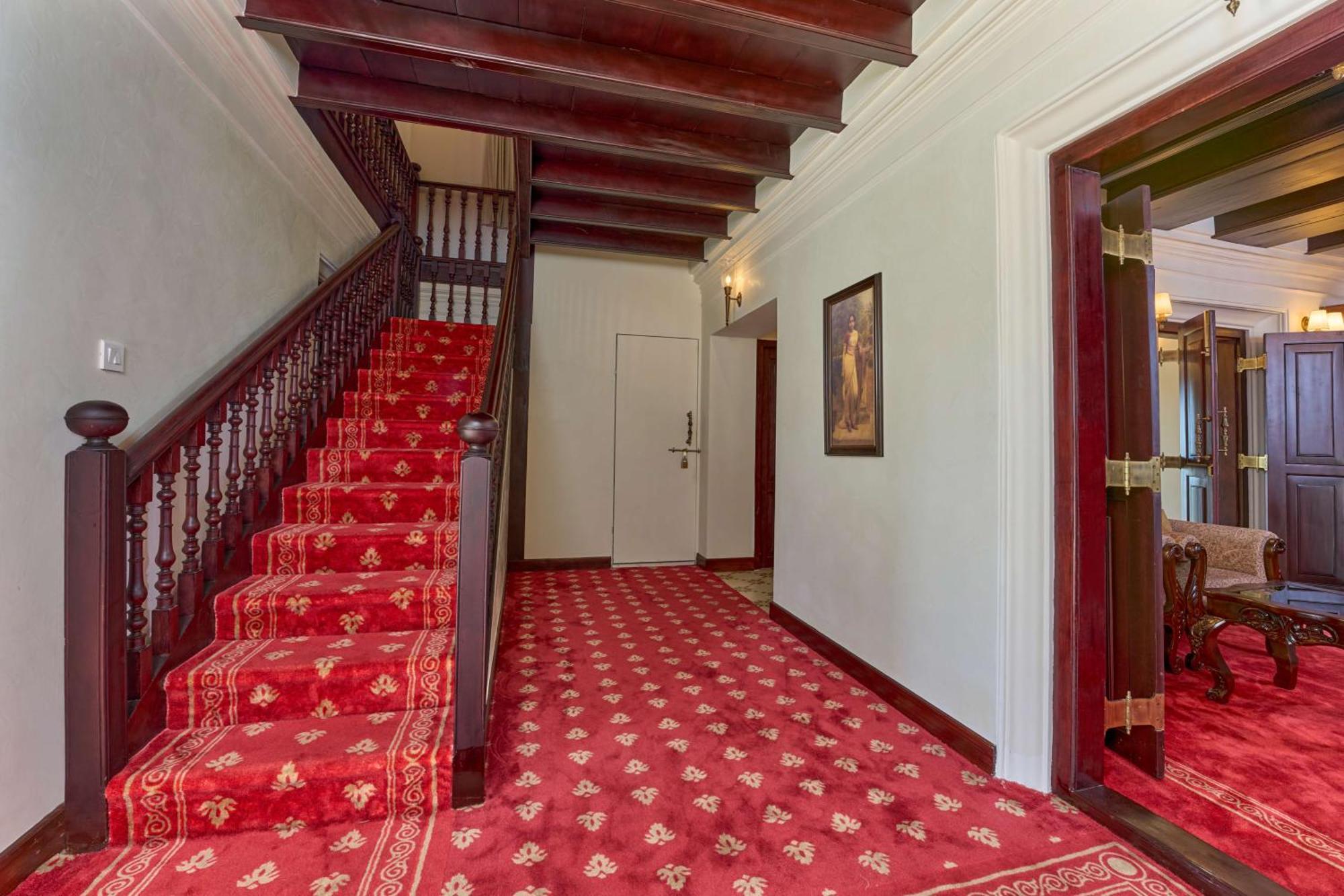 The Leela Ashtamudi, A Raviz Hotel Kollam Kültér fotó Interior of the hotel